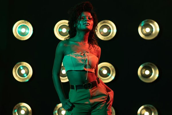 Ultimate guide to lightweight summer fabrics for blazers: ideal choices for the uk"s warm weather